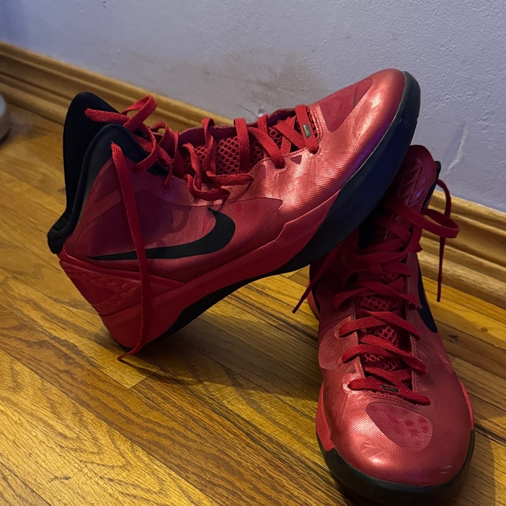 Nike Hyperdunk Red and Black Athletic Shoes
